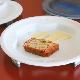 Assiette anti-dérapante