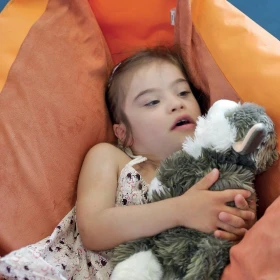 Peluche chat sensoriel