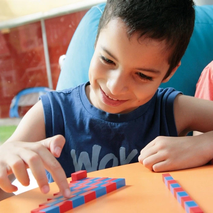Barres rouges et bleues Montessori