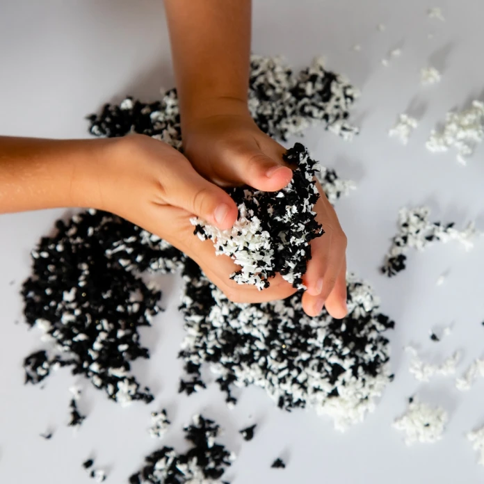 Playfoam Pluffle Twist - Noir et blanc