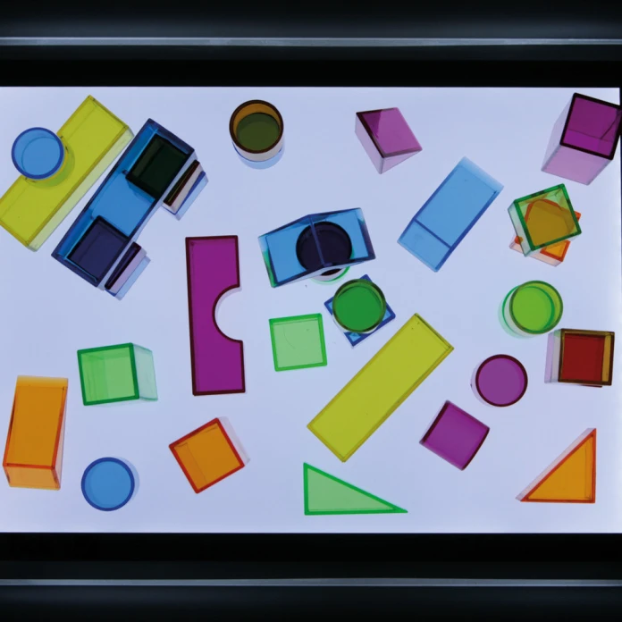 Cubes translucides multicolores par 50
