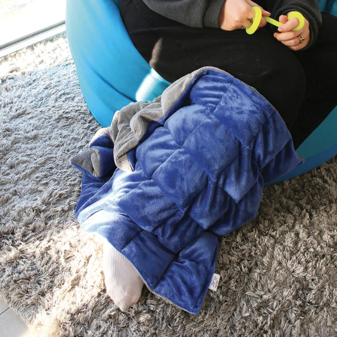 Couverture lestée 50 x 70 cm - 2 kg - bleu/gris foncé