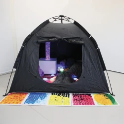 Cabane sensorielle parapluie