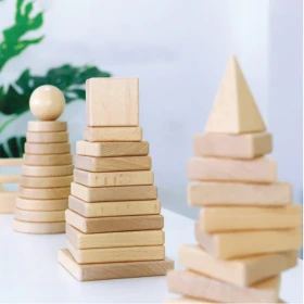 Jeu d'encastrement en bois - 3 formes