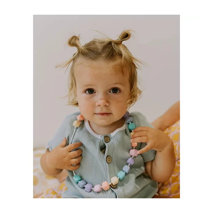 Collier princesse et le pois arc-en-ciel - pastel