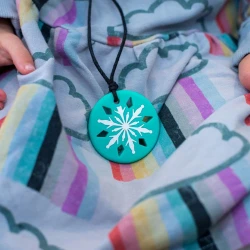Collier flocon de neige - lumière du jour