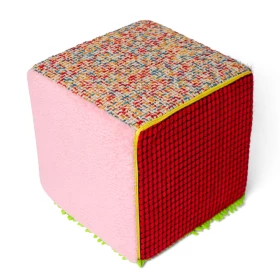 Le cube géant texturé