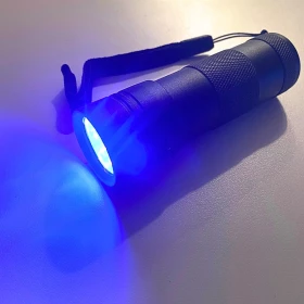 Lampe torche LED UV