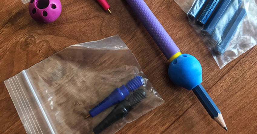 Écrire avec une stimulation vibratoire pour éveiller les muscles de la main