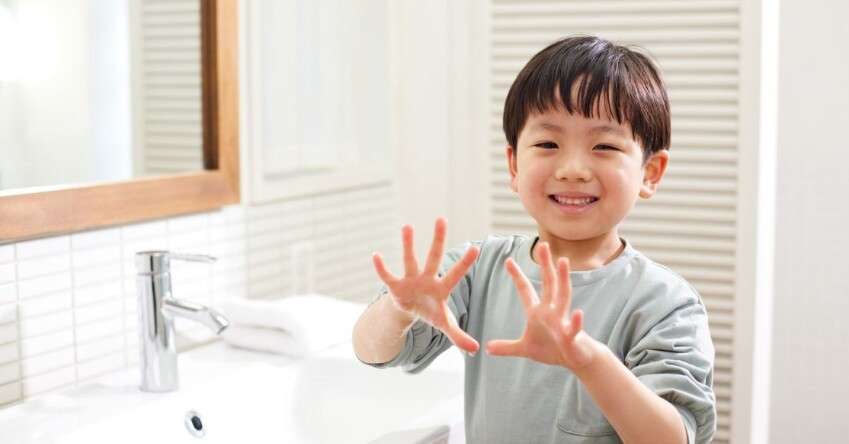 Aider mon enfant à bien se laver les mains Aider mon enfant à bien se laver les mains